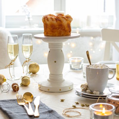 Assiette à gâteau avec points dorré