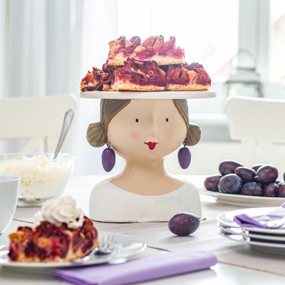 Lady cake susine