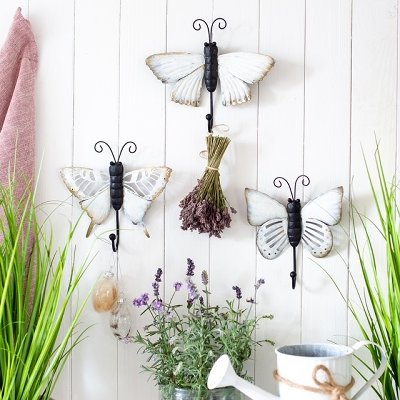 Schmetterling mit Haken