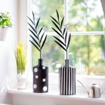 Vase mit Blatt + Vogel