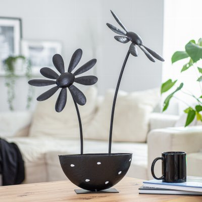 Schale mit Blumen