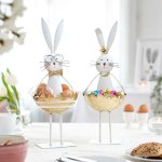 Lady lapin dans œuf